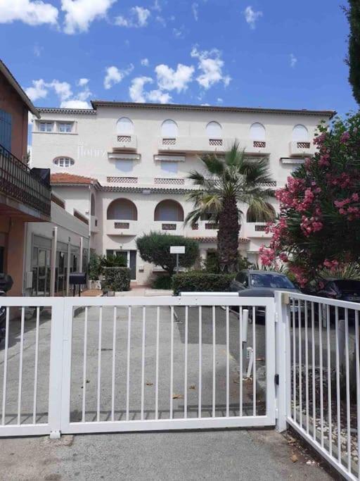Bandol: Elegant Et Cosy 2 Pieces, Proche Ville Et Plage Dış mekan fotoğraf